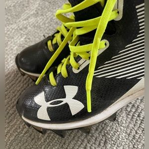 Under Armour Baseball/Softball cleats size 1Y